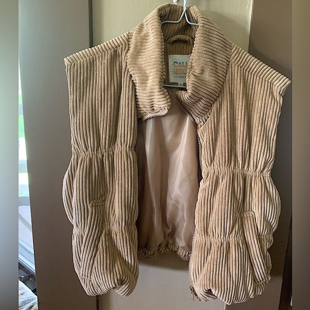 CALI1850 Tan Corduroy Cropped Puffer Vest